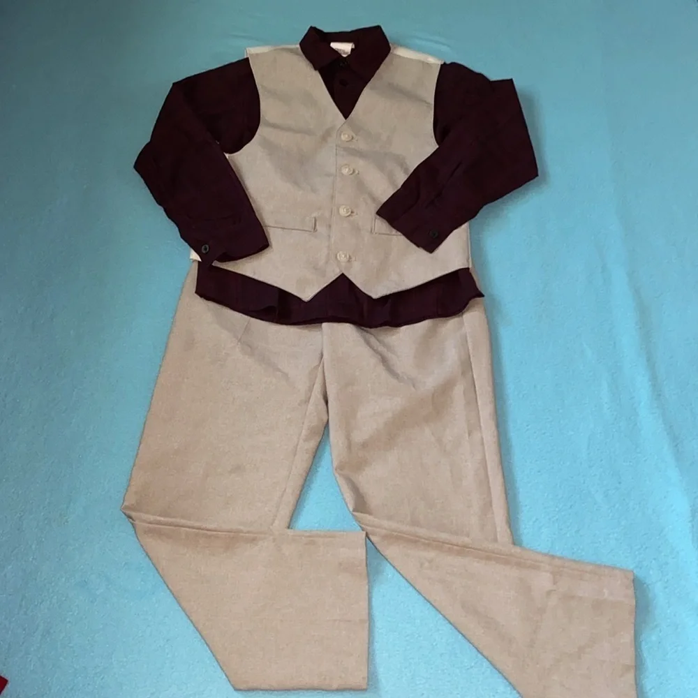 VAN HEUSEN 3 piece suit set vest pull on pants  long sleeve button down size 7-8